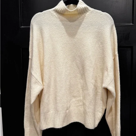 ZARA Cream Mock Neck Sweater – XL – Super Soft – Never Worn - Picture 3 of 6